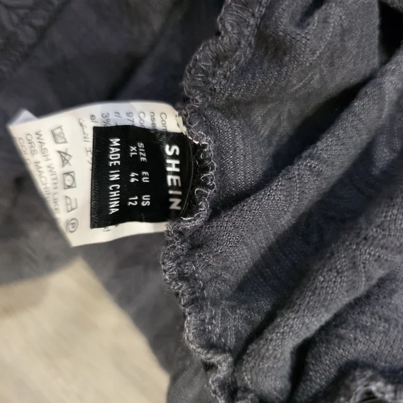 SHEIN Gray Ribbed Sleeveless Muscle Tee with Mandarin Collar - Picture 5 of 6